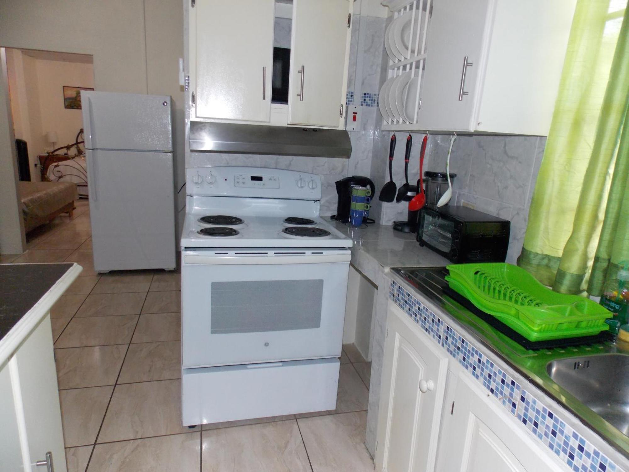 Stewart Apt- Trincity, Airport, Washer, Dryer, Office, Cable , Wifi Ruang foto