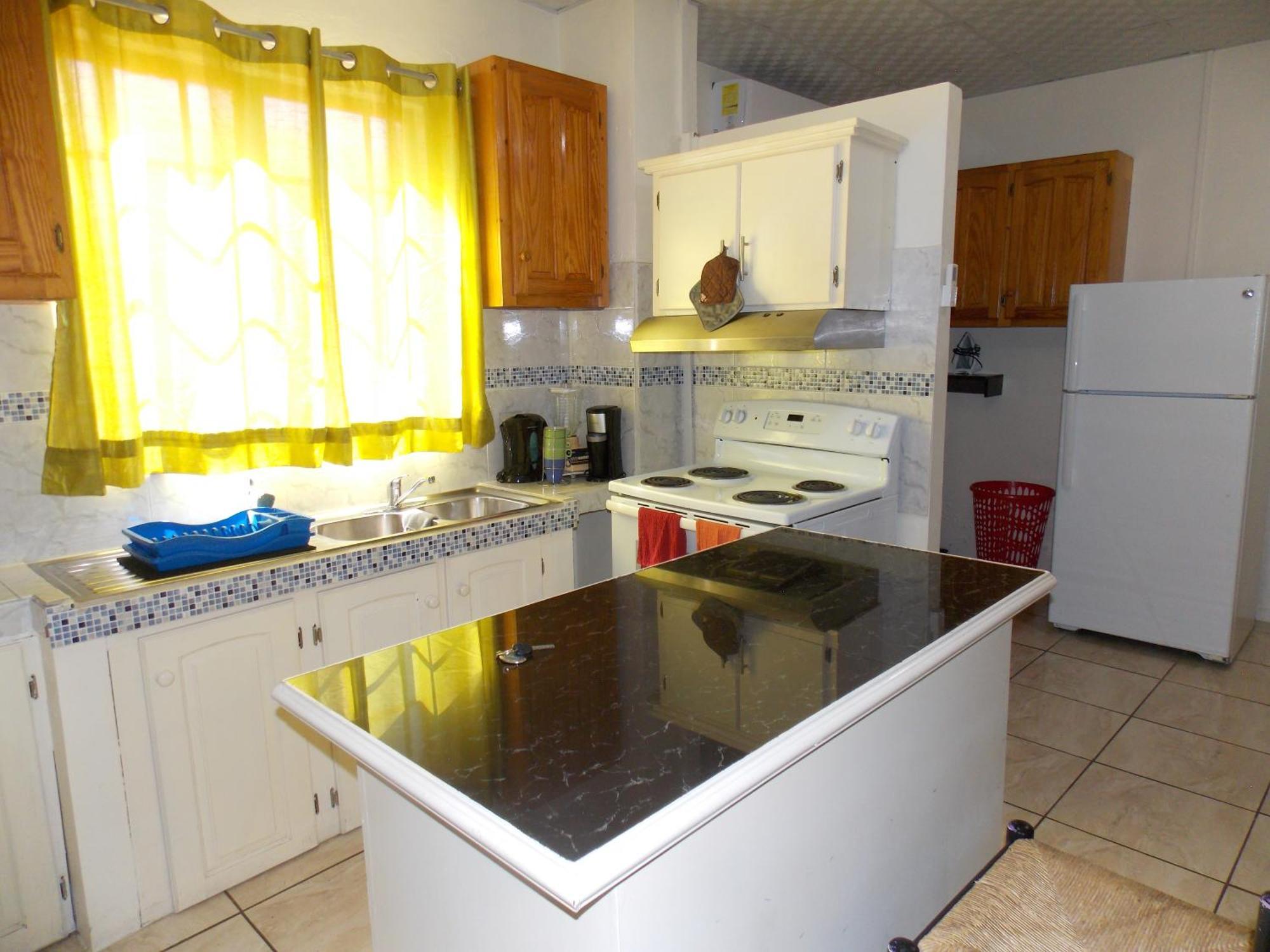 Stewart Apt- Trincity, Airport, Washer, Dryer, Office, Cable , Wifi Ruang foto